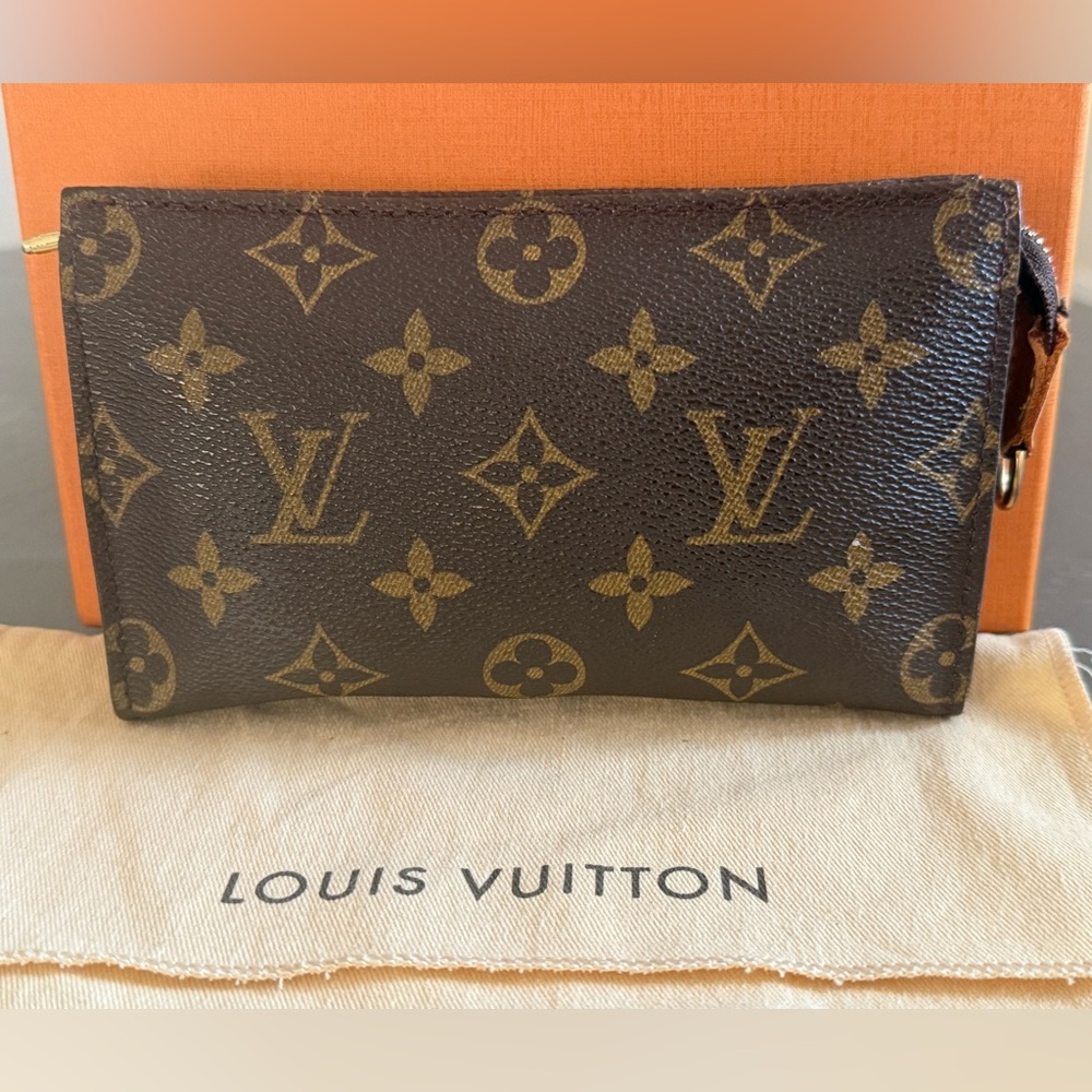 AUTHENTIC VINTAGE LOUIS VUITTON BUCKET POUCH PM
